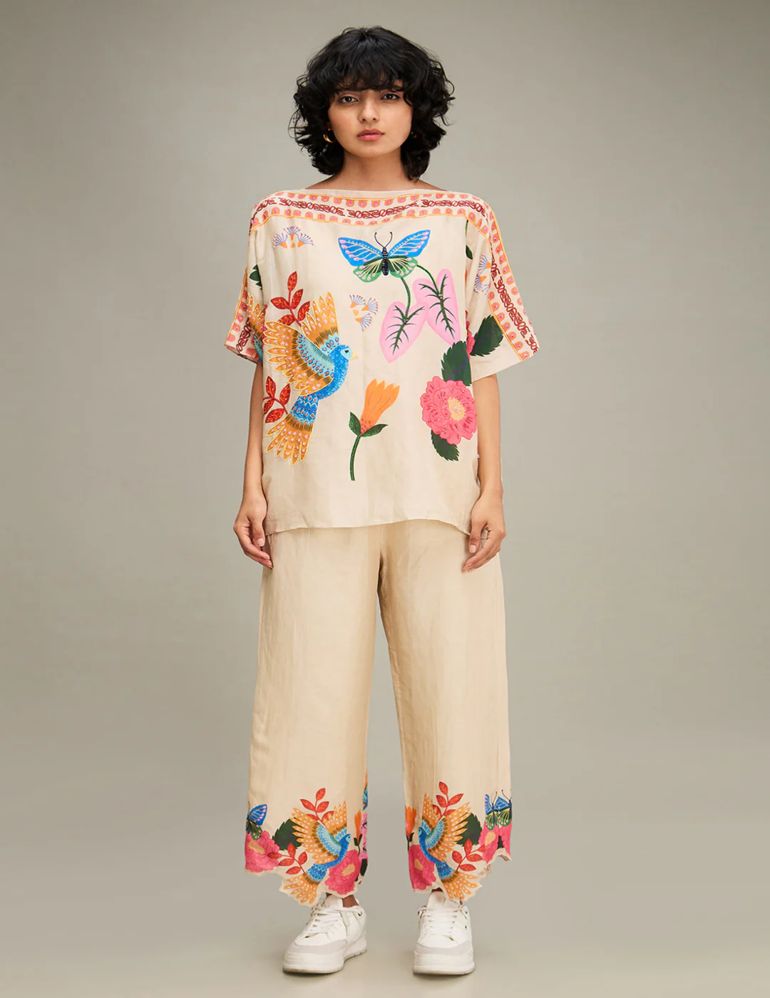 粉色 &amp; 金色 Cape Dhoti 套装