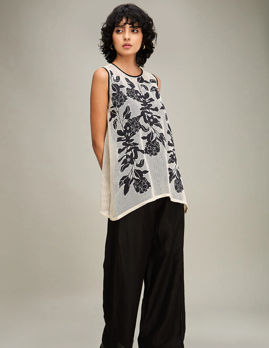 粉色 &amp; 金色 Cape Dhoti 套装
