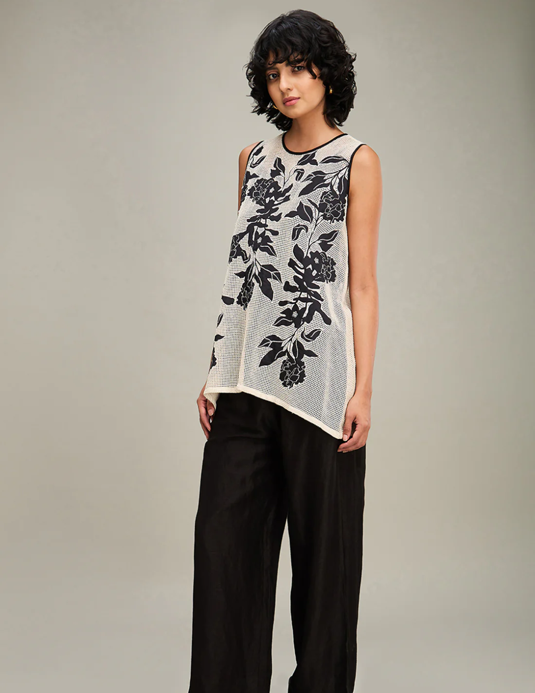 粉色 &amp; 金色 Cape Dhoti 套装