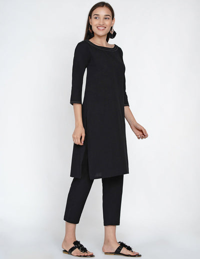 Black contrast-stitched lace kurta