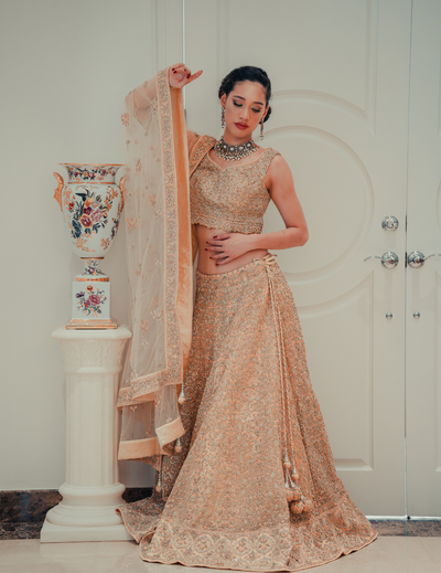 独家金色 Lehenga