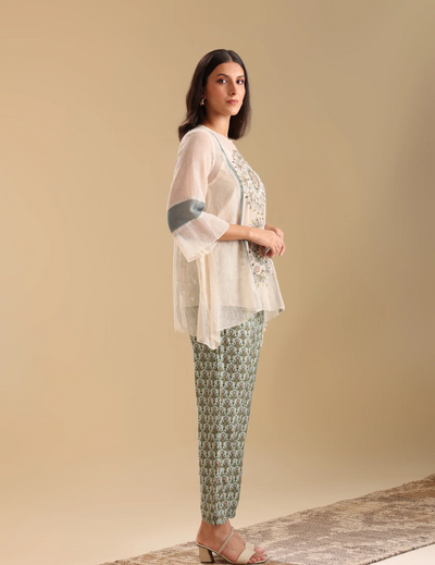粉色 &amp; 金色 Cape Dhoti 套装