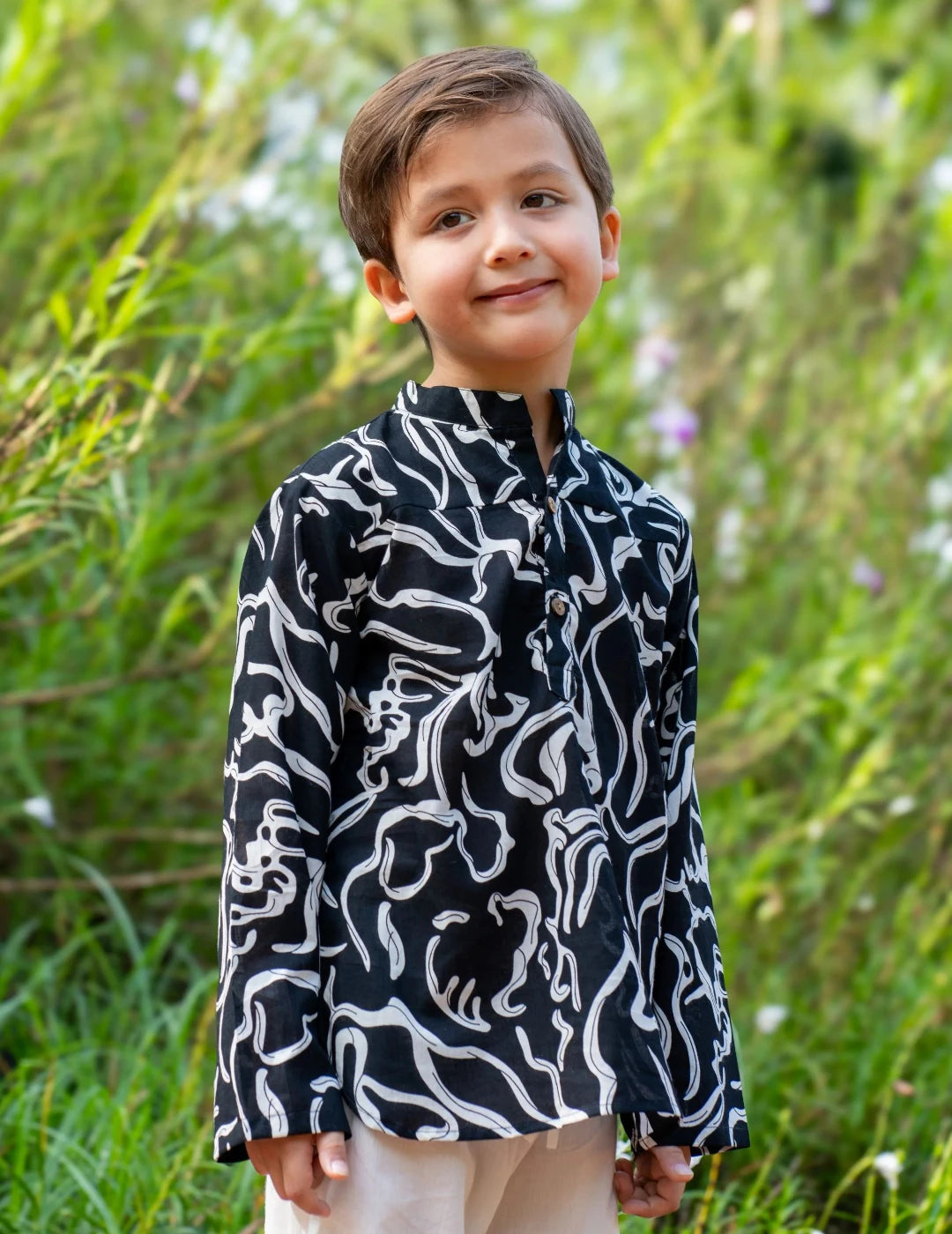 Iman Boys Short Kurta in Patterned Black