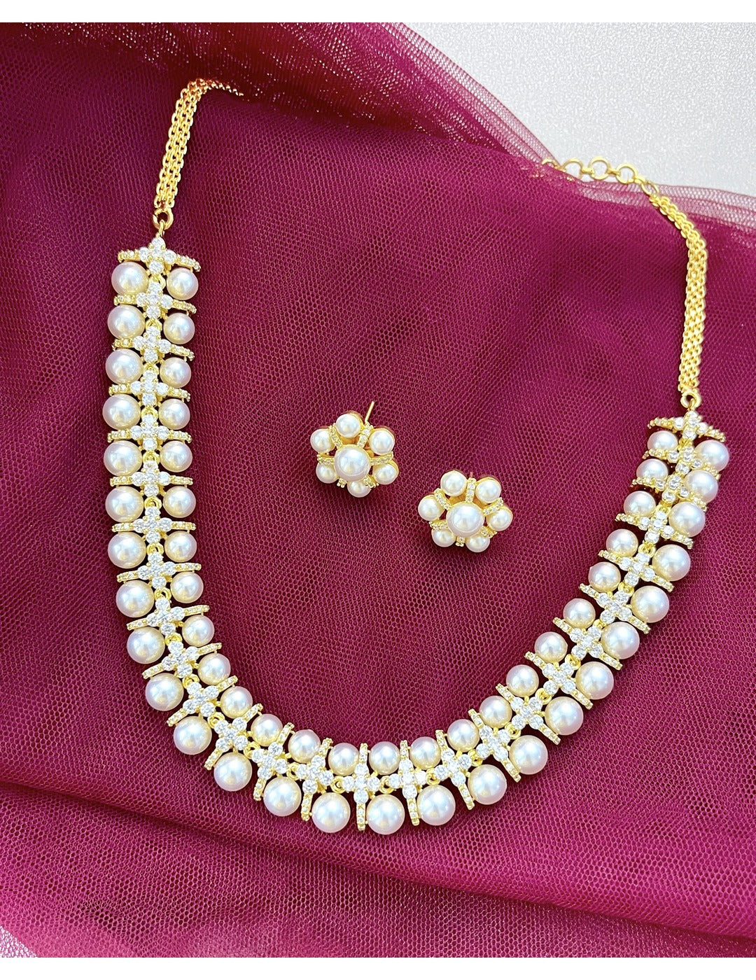 Gold-Plated White Kundan-Studded Pearl Embellished Jewellery Set