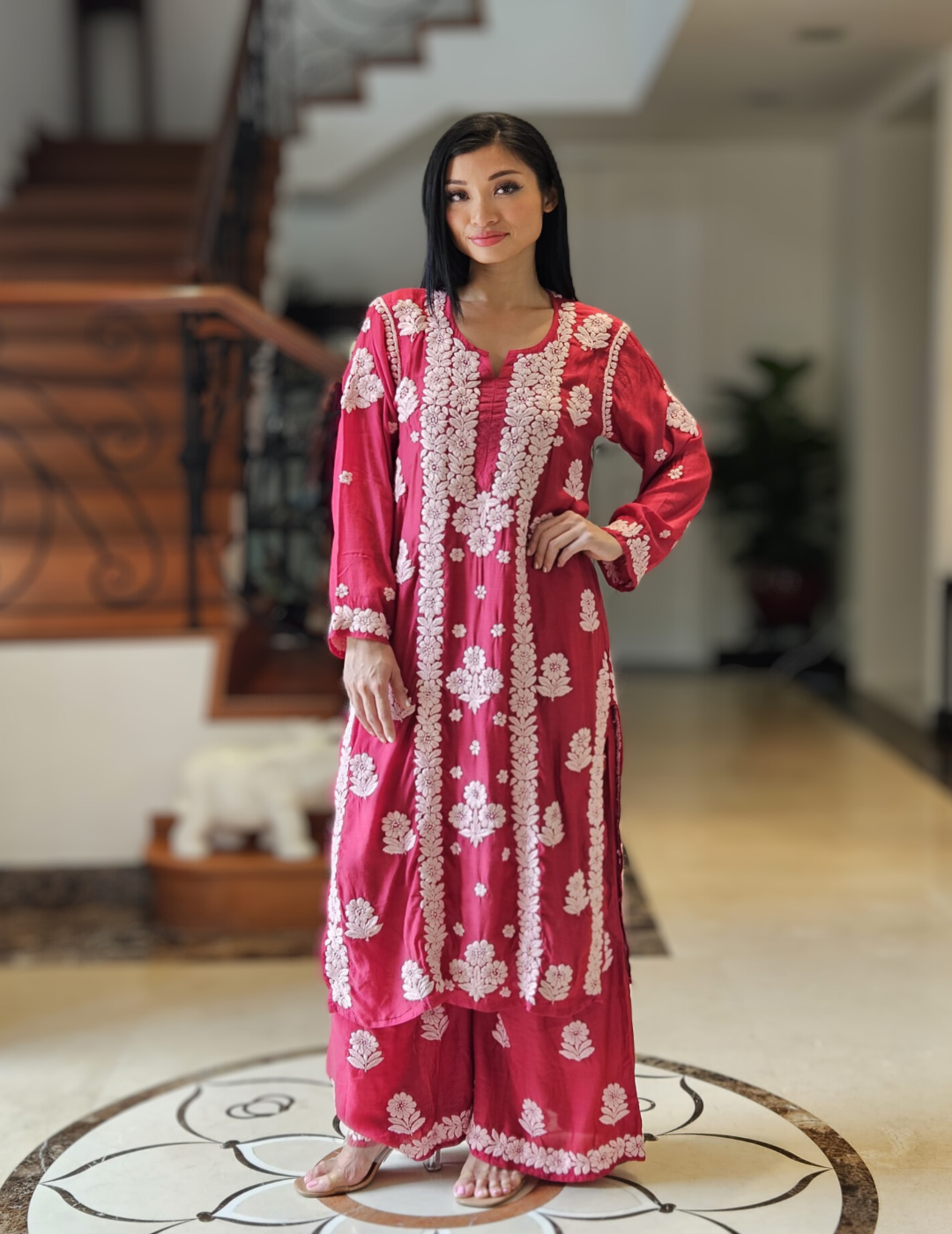 栗色 Chikankari Kurti 套装