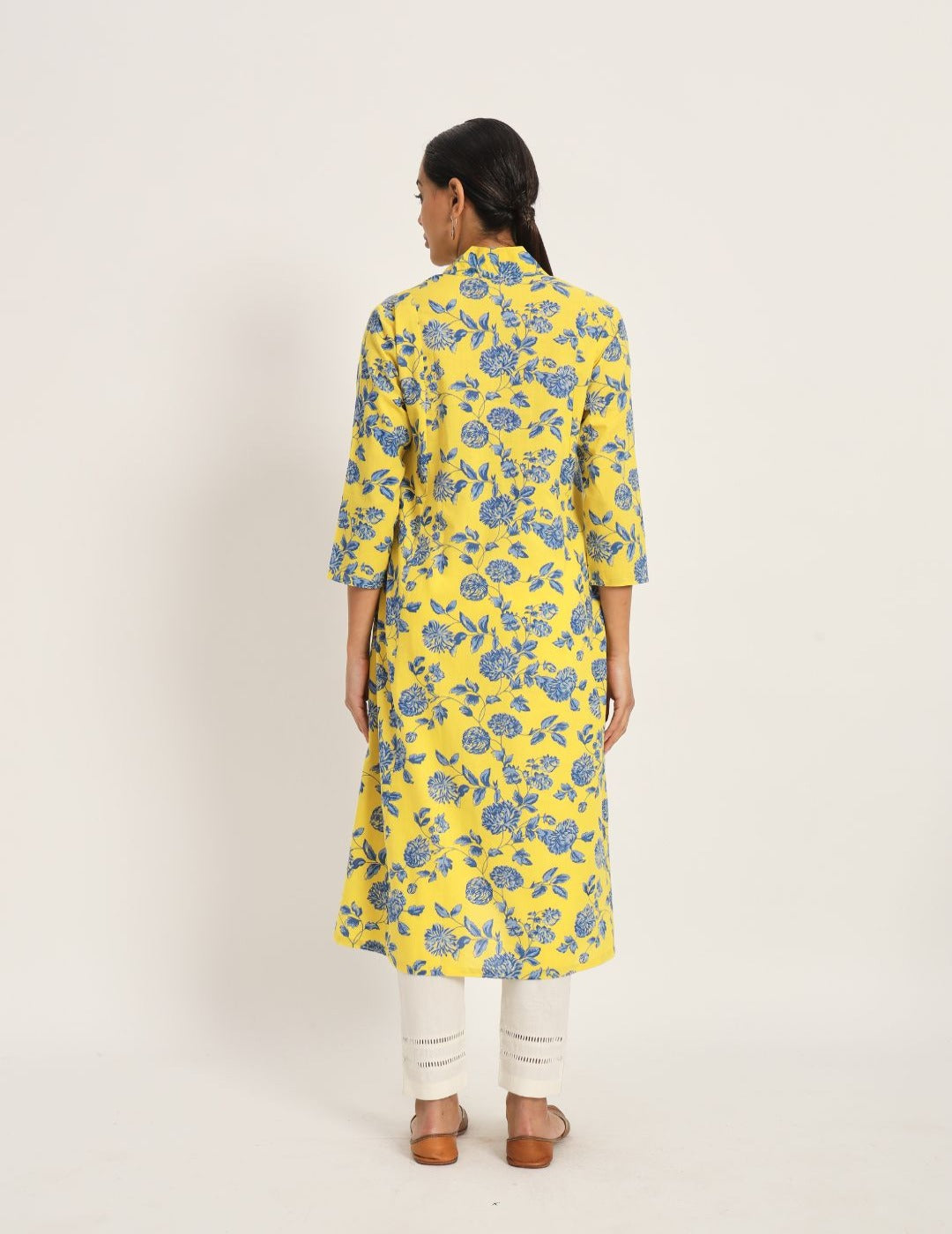 花卉印花黄色 Kurta 套装