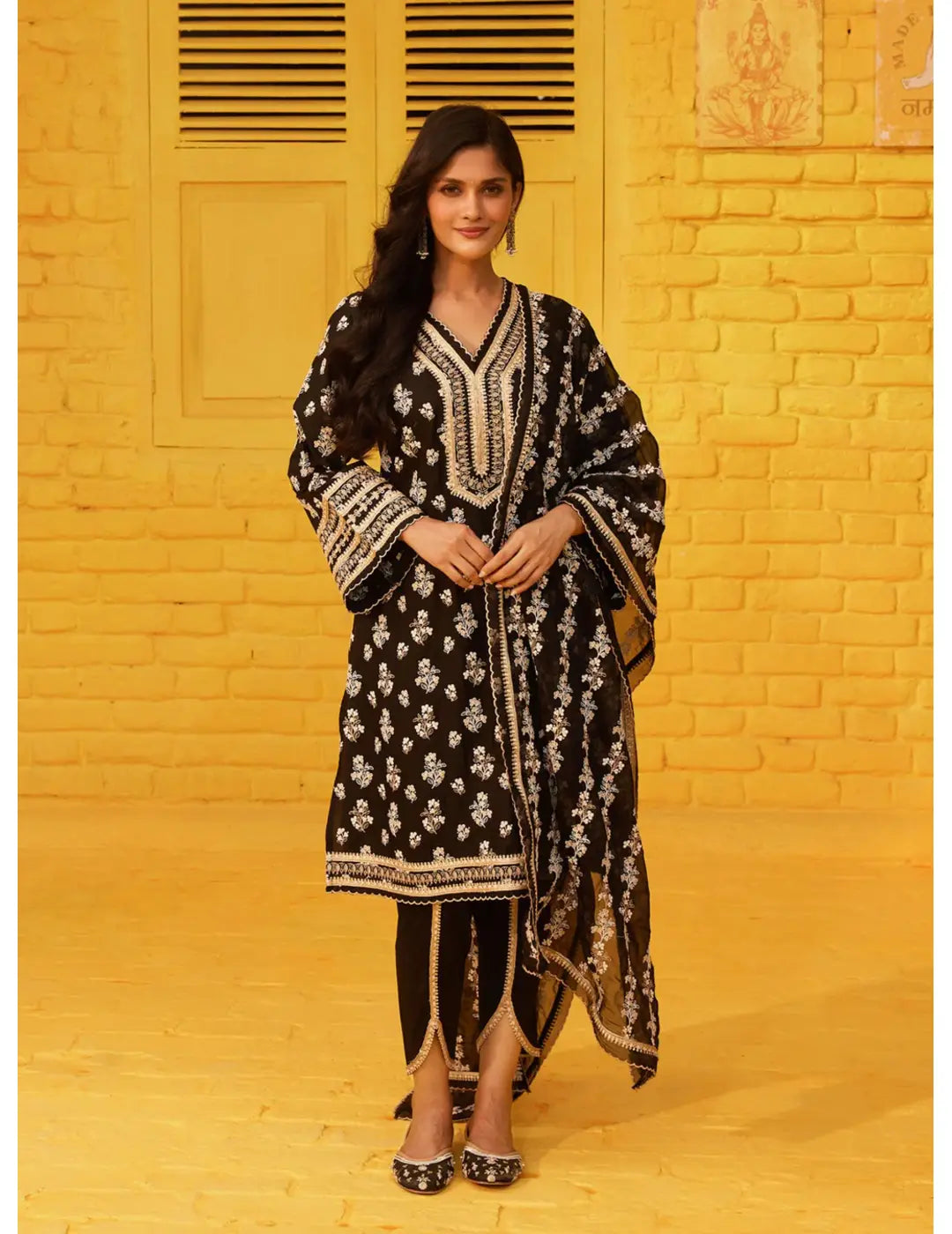 Abria Black Kurt With Dhoti Pant & Dupatta