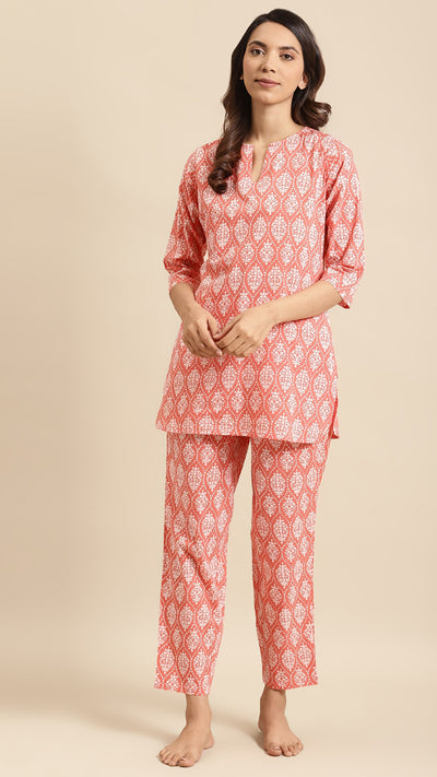 boutique Peach-Coloured & White Pure Cotton Printed Night Suit